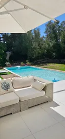 Luxury Ostuni Beachfront Villa with Pool & Private Parking - Image 4