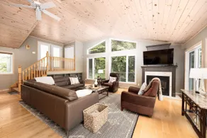 Muskoka Waterfront Cottage - Image 3
