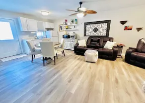 Cozy Hideaway guest suite - Image 5