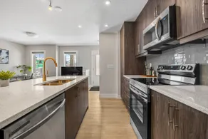 Elegant 3bed Townhouse by the Airport - Image 4