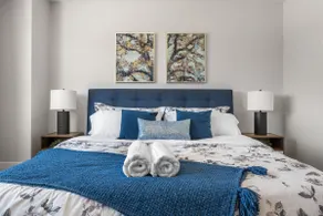 Elegant 3bed Townhouse by the Airport - Image 3