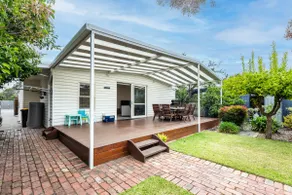 Spacious Home, Close to Beach, Secure Yard - Image 3