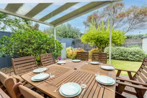 Spacious Home, Close to Beach, Secure Yard - Image 3