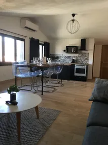Le Sapin Bleu Apartment - Image 2