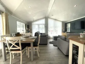 2 Bed Lodge, Sleeps 4, Dog-Friendly - Image 5