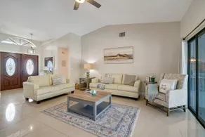 Sunset Villa Family Home - Image 2