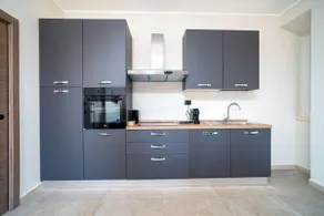 CasaleTreSorelle: Black Deluxe Apartment - Image 5