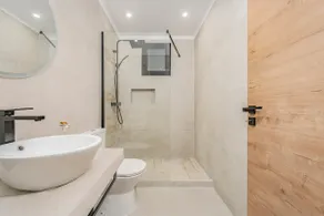 Oxford apartment Alpine escape villa - Image 3