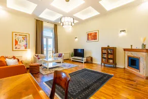 Magical Danube view in a spacious two bedroom suite next to Parliament - Image 4