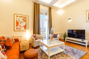 Magical Danube view in a spacious two bedroom suite next to Parliament - Image 2