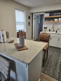 Contemporary Downtown 1-Bedroom Apartment - Image 3