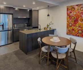 2BD 2BA Urban Retreat with Parking, Gym, Pool - Image 5