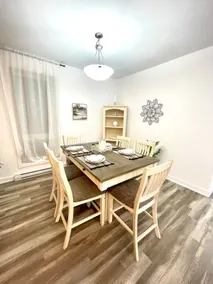 Luxury Furnished 3 BDR apt + parking - Image 5
