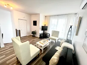 Luxury Furnished 3 BDR apt + parking - Image 4
