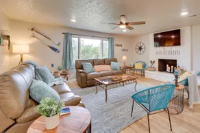 Short Walk to Water! Spacious with Boat Parking! - Image 2
