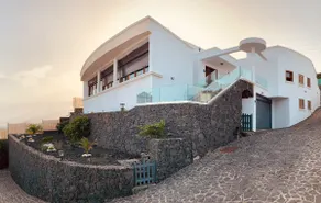 Villa Gonzalez Sea Views - Image 2