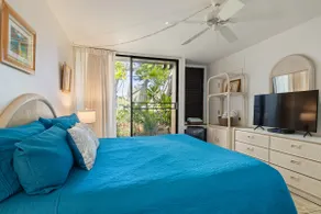 Ground-floor condo w/patio, pool & beach - Image 2