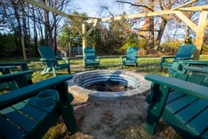 Game Room Fire Pit Hot Tub Mini Golf -1.5 mi to ND - Image 2