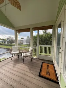 Waterfront tiny home by beach & golfing - Image 4