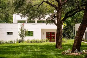 Lake Austin Luxury Waterfront/2 Docks/Sleeps 14 - Image 2
