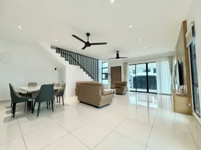 Luxury 5BR Home w/ Private Pool, 18Pax, Netflix - Image 3