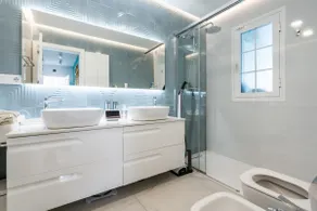 Luxury 3bd villa with premium amenities, jacuzzi, private parking - Image 5