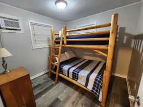 Smooth Sailing Cabin - Image 5