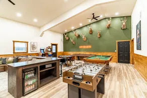 Hunting Lodge•Game room•Hot Tub•Fire-pit•Hunting - Image 5
