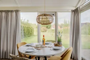 Vacation home with large sunny garden - Image 4
