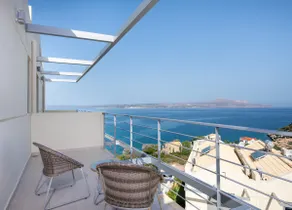 Lucky Seaside Villa - Image 3