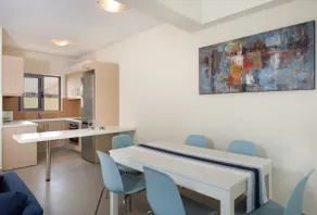 Lucky Seaside Villa - Image 4