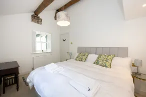 Charming 3B Cottage in Bollington - Image 4