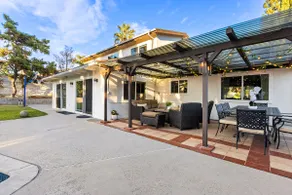 Adorable 4 bedroom home with Pool & more - Image 3