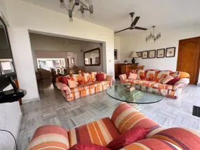 In the heart, spacious, one floor! - Image 4