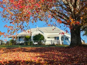 Oaktree Farmhouse - Image 2