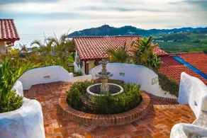 Center Villa with Ocean Views - Image 5