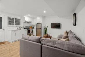 Elegant Two-Bedroom Retreat - Image 4
