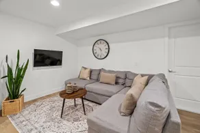 Elegant Two-Bedroom Retreat - Image 3