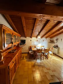 A mountain cabin in the city - Image 3