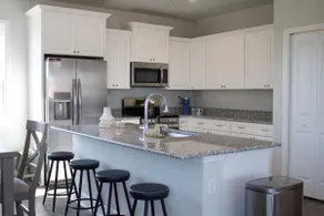 Town Square Condo - Image 4
