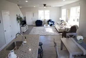 Town Square Condo - Image 5