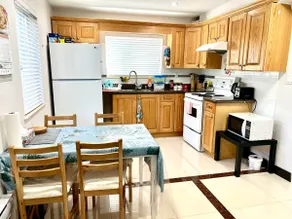 Cozy 2-bedroom guesthouse in a convenient location - Image 2