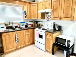 Cozy 2-bedroom guesthouse in a convenient location - Image 3