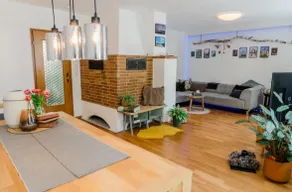 Townhouse in historic area with minster view - Image 2