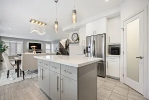The Escarpment- 4BR Home Near Niagara & Toronto! - Image 2