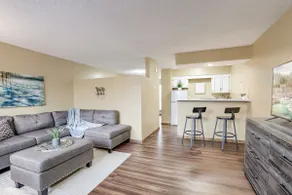 Aviator 1BR Easy Access Stay w/ Soccer Match Vibes - Image 4