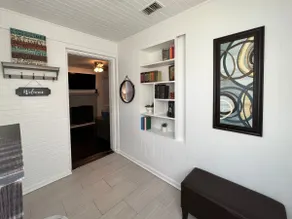 Murray Hill Bungalow - Image 2