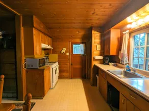 Bluebird at Bluebird Cottage Inn - Image 5