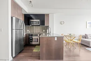 Cozy 1 Bedroom Dunfield Ave - Image 5