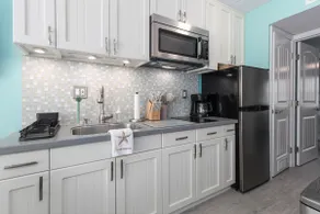 Ashore Beach Retreat-1BR 1BA with pool, C/A & heat - Image 3